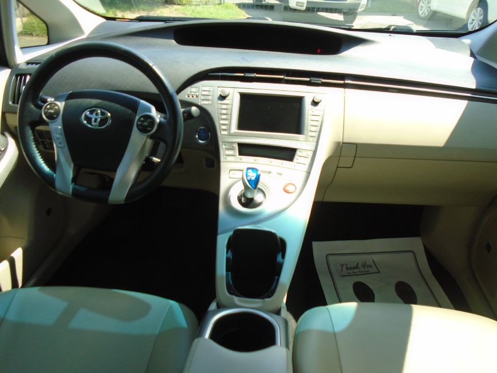 2014 Toyota Prius Image 8