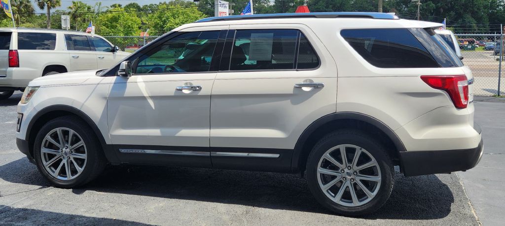 2017 Ford Explorer Image 8