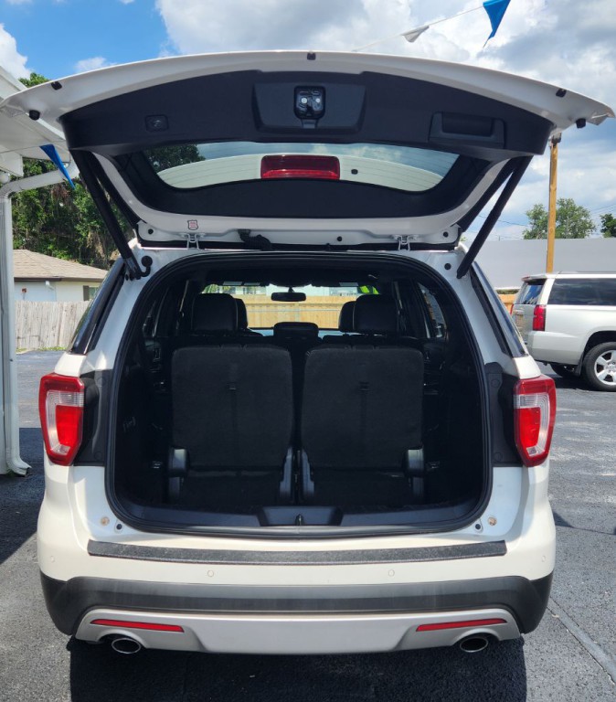2017 Ford Explorer Image 10