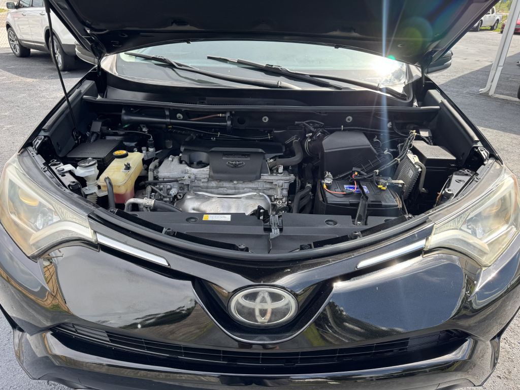 2018 Toyota Rav4 Image 2