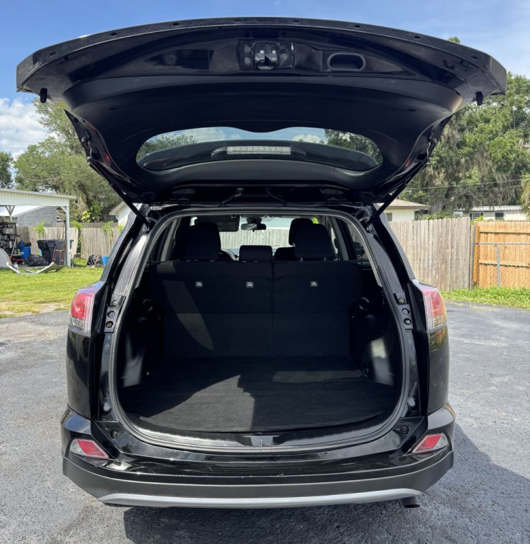 2018 Toyota Rav4 Image 8