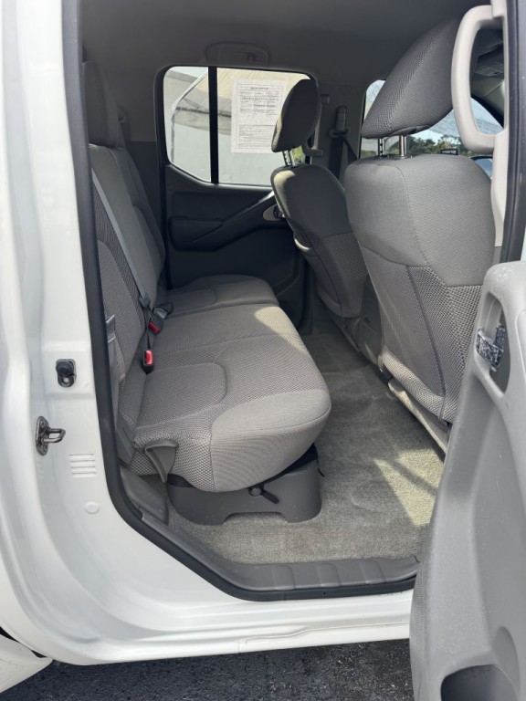 2016 Nissan Frontier Image 7