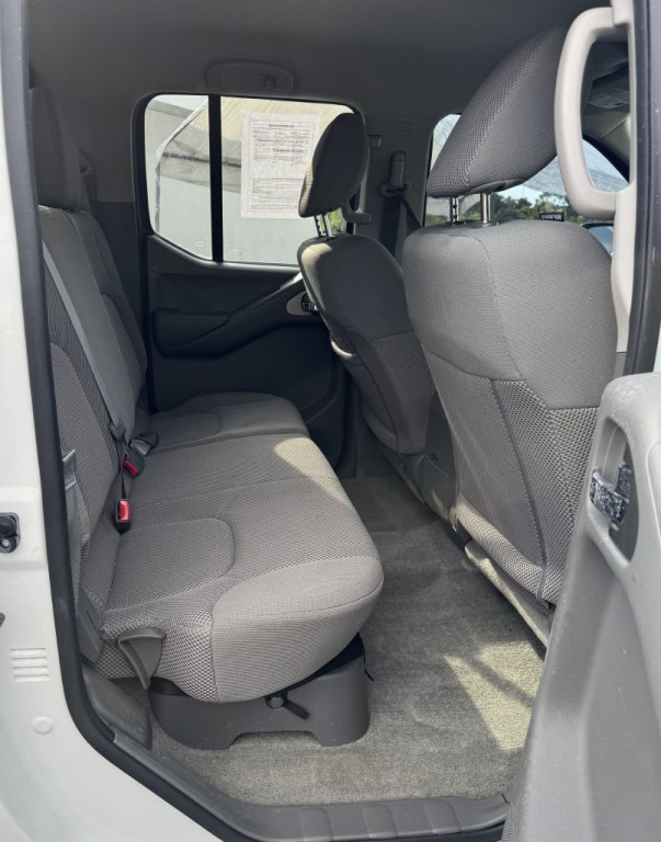 2016 Nissan Frontier Image 11