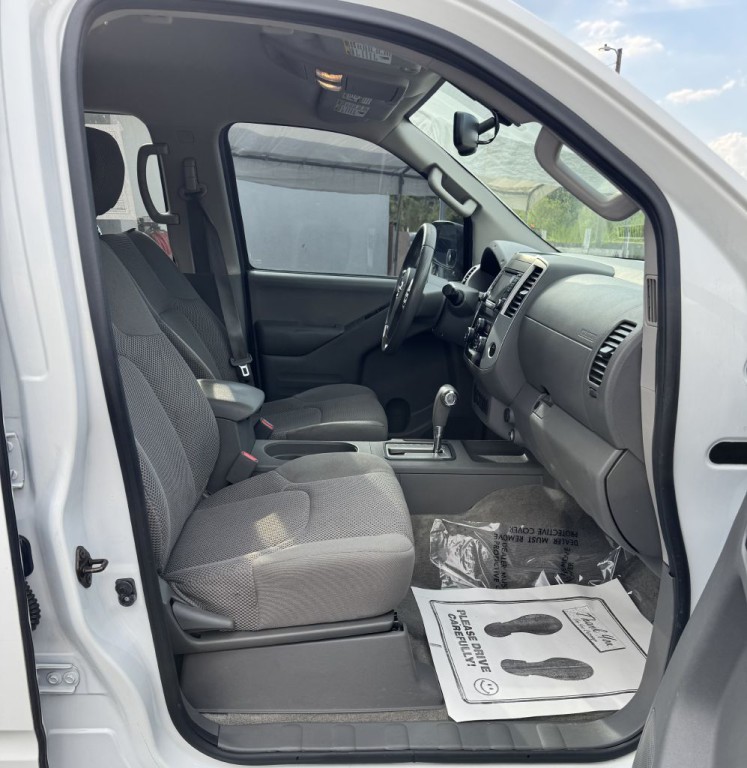 2016 Nissan Frontier Image 12