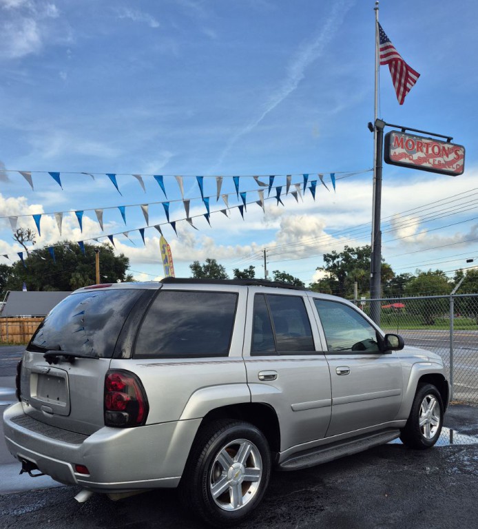 2008 Chevrolet Trailblazer Image 1
