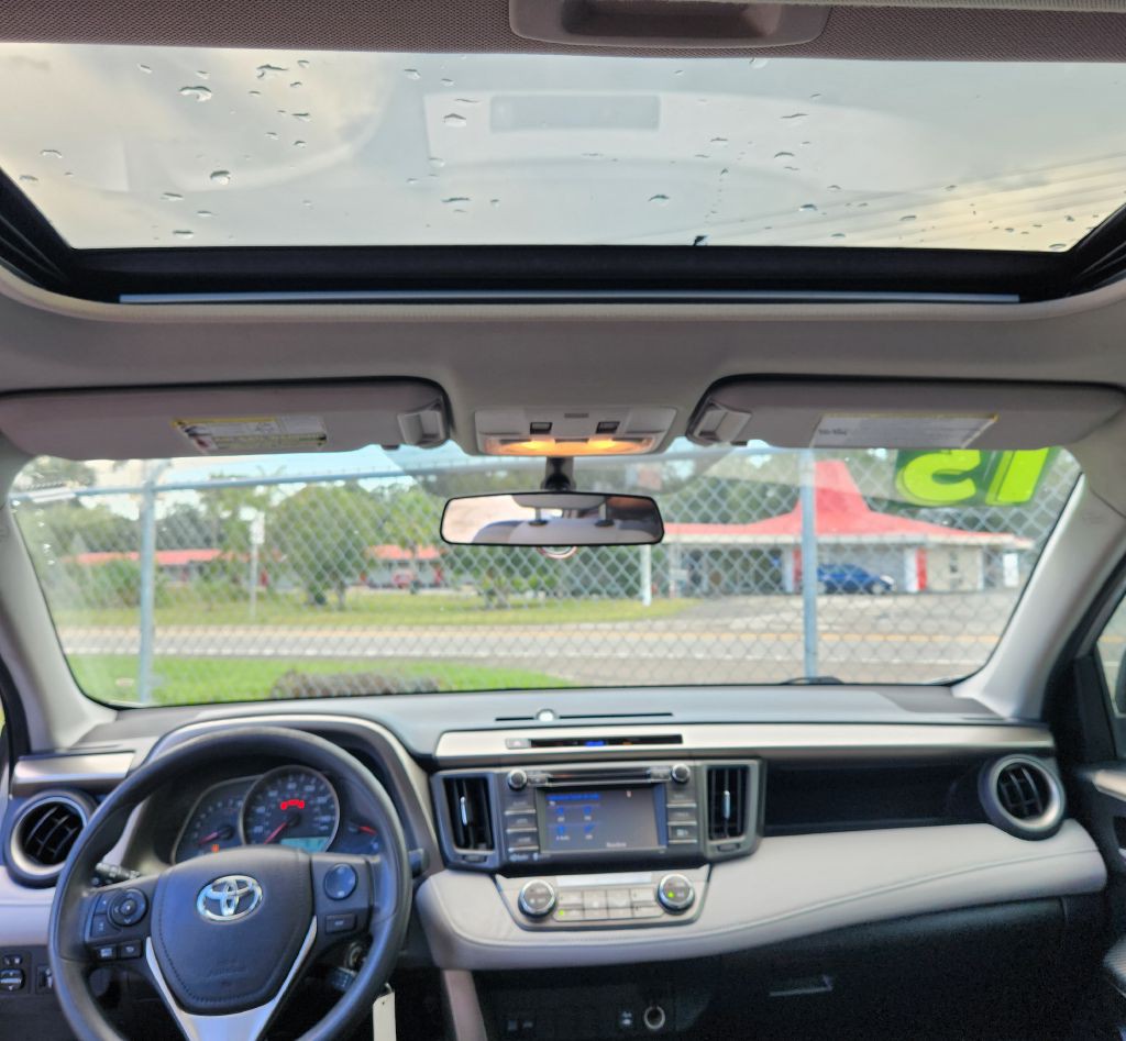 2015 Toyota Rav4 Image 11