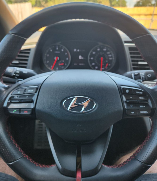 2017 Hyundai Elantra Image 4