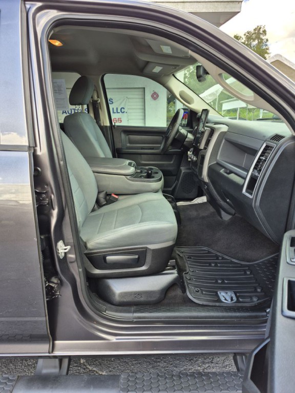 2017 RAM 1500 Image 9