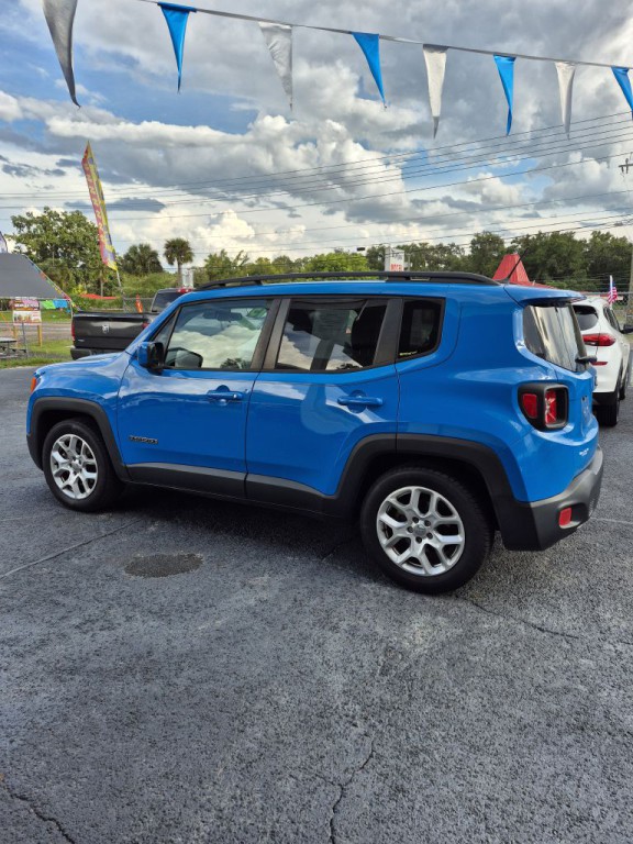 2015 Jeep Renegade Image 2