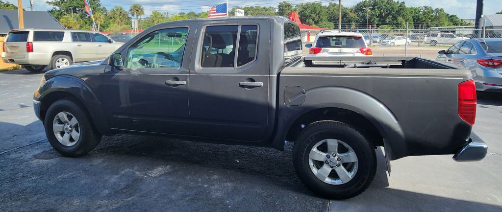 2010 Nissan Frontier Image 2