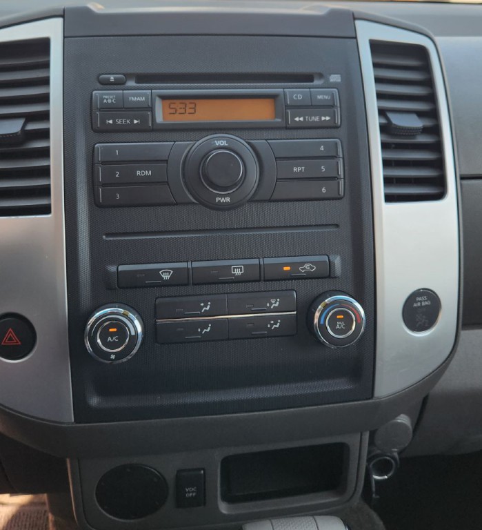 2010 Nissan Frontier Image 7