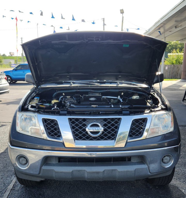 2010 Nissan Frontier Image 8
