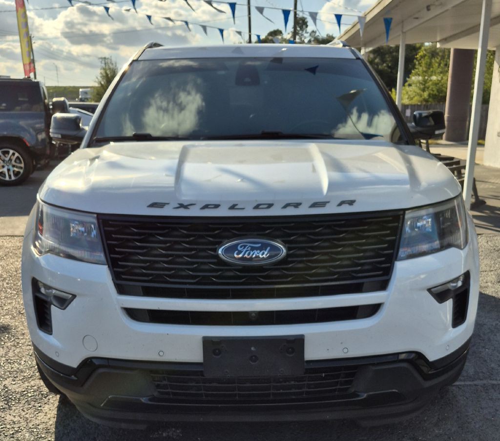 2019 Ford Explorer Image 1