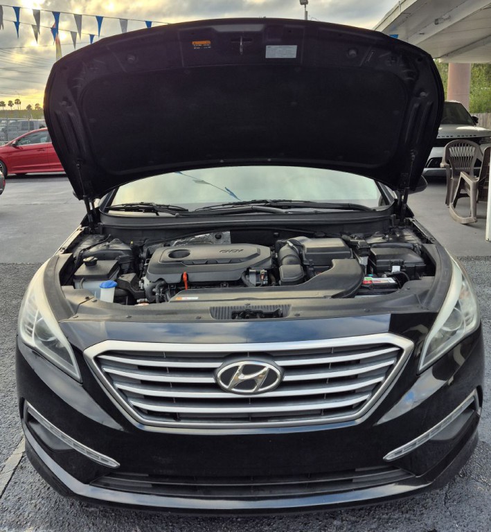 2015 Hyundai Sonata Image 2