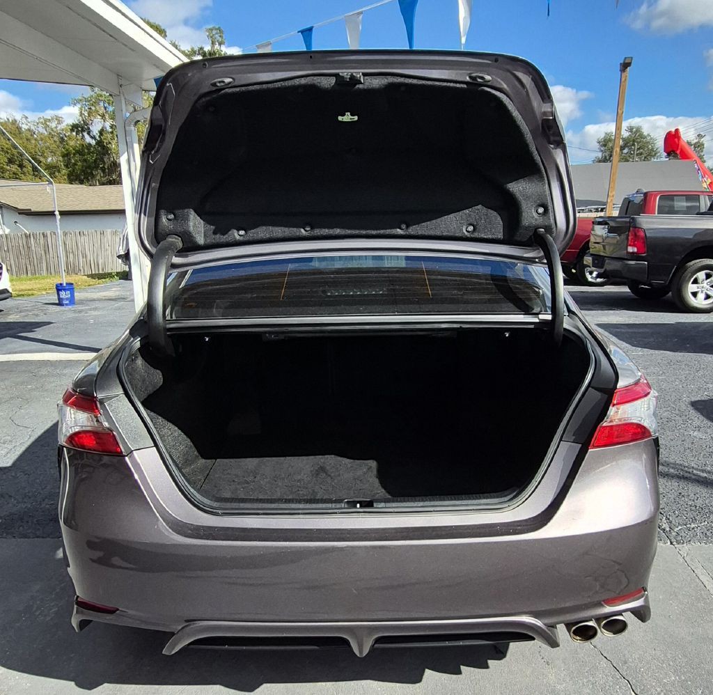 2019 Toyota Camry Image 6