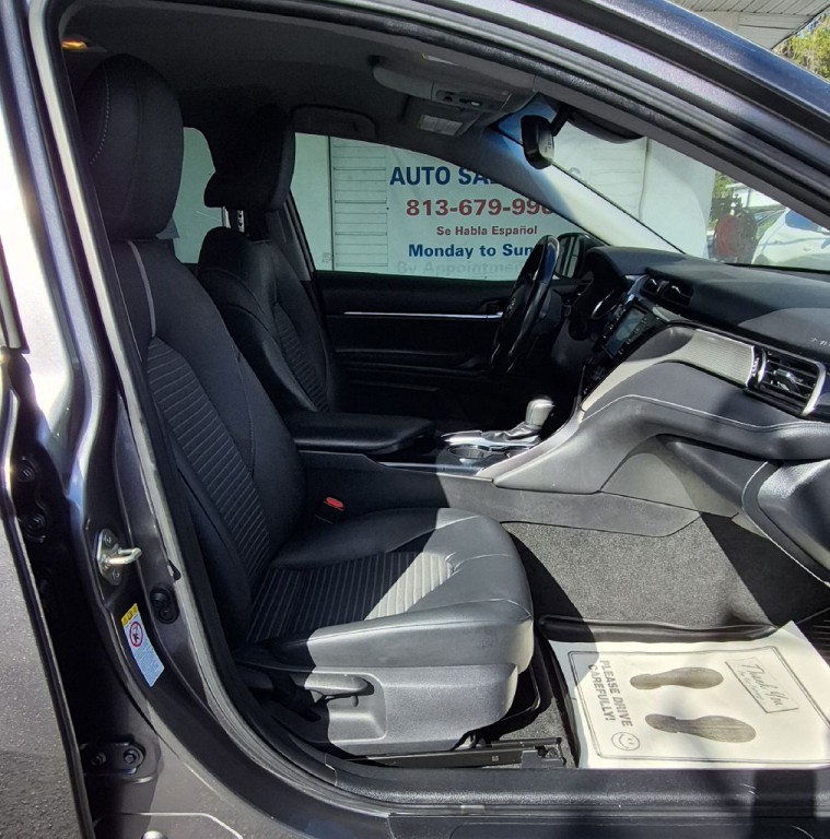 2019 Toyota Camry Image 8