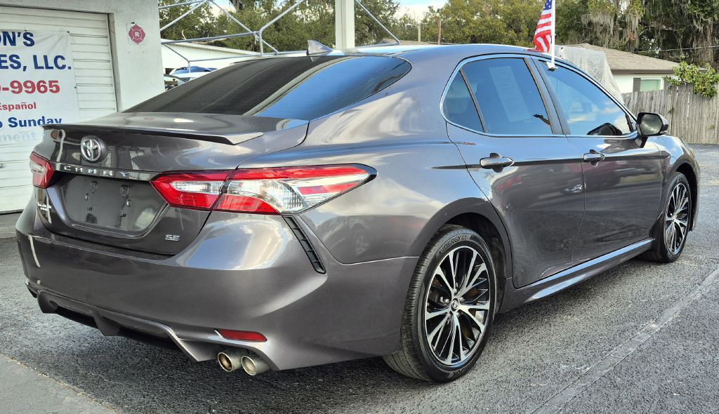 2019 Toyota Camry Image 12