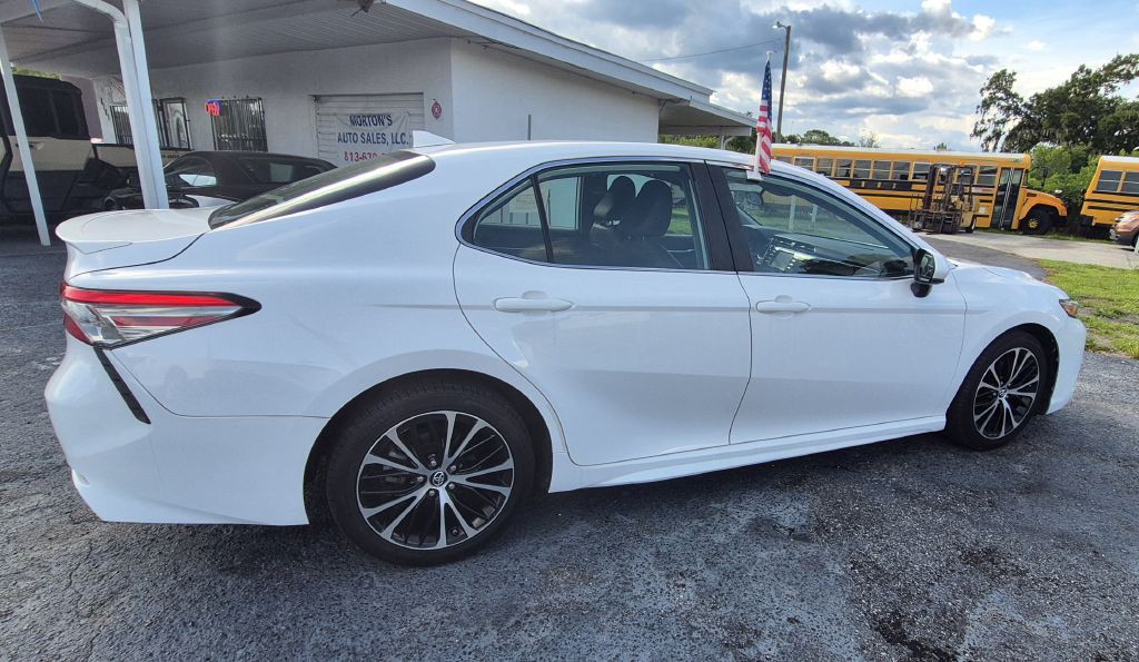 2019 Toyota Camry Image 7