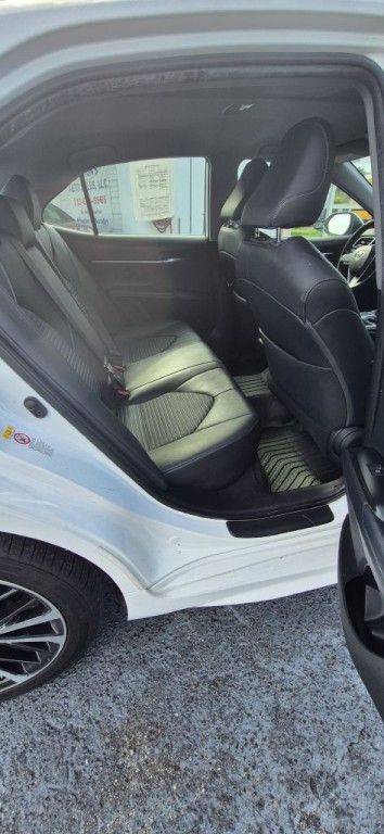 2019 Toyota Camry Image 9