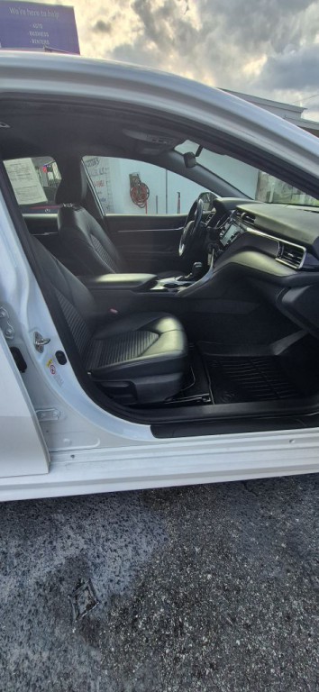 2019 Toyota Camry Image 10
