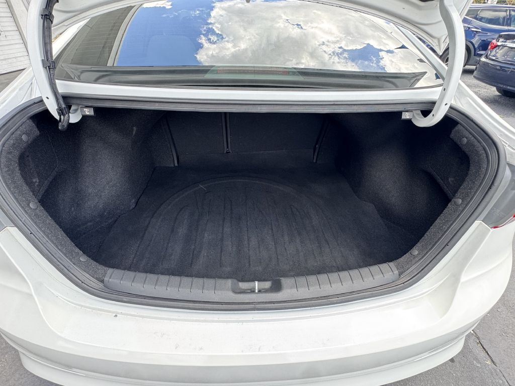 2018 Hyundai Elantra Image 10