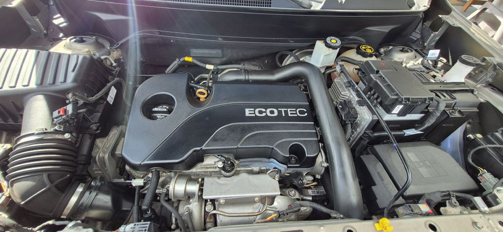 2019 Chevrolet Equinox Image 2