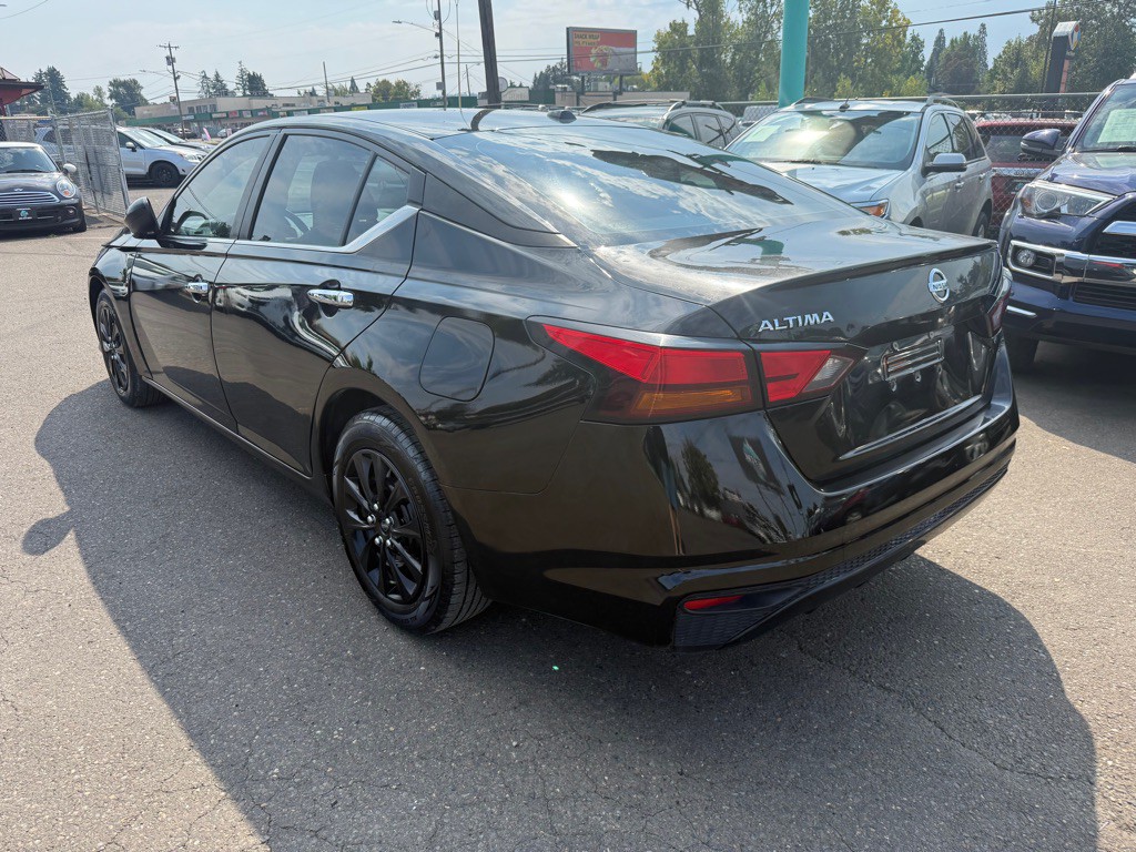 2020 Nissan Altima Image 2