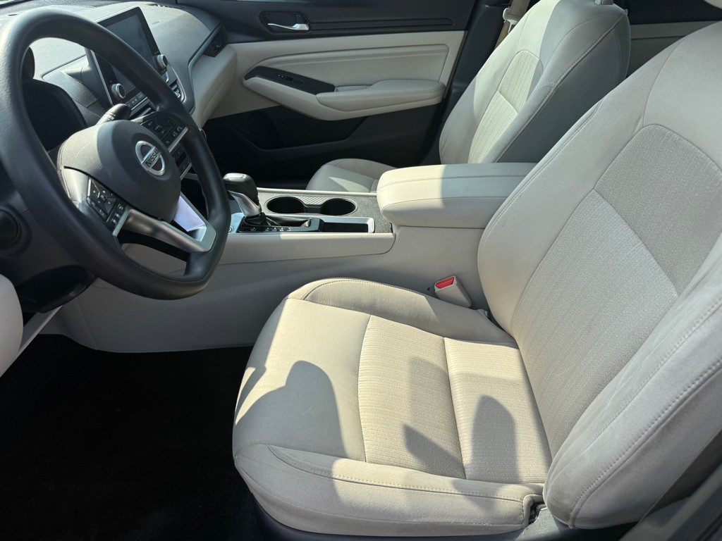 2020 Nissan Altima Image 7