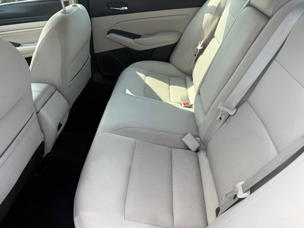2020 Nissan Altima Image 8