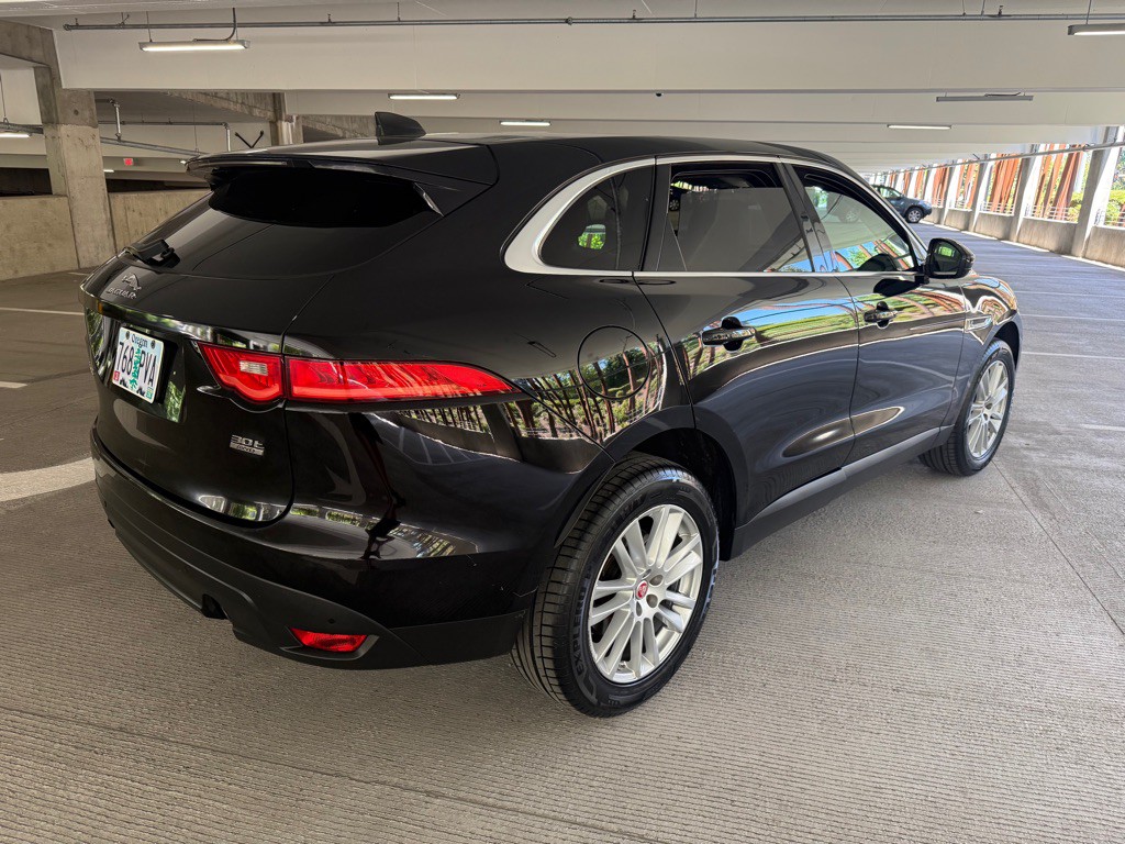 2020 Jaguar F-PACE Image 2