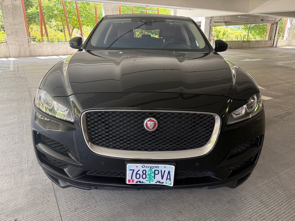 2020 Jaguar F-PACE Image 6