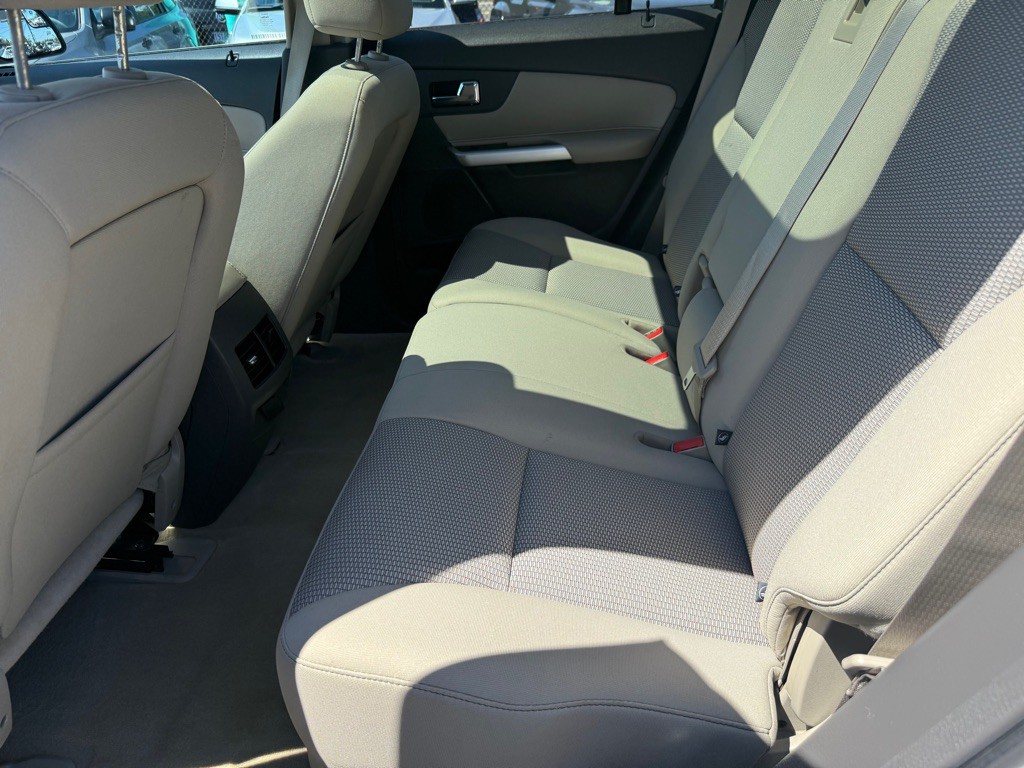 2011 Ford Edge Image 10