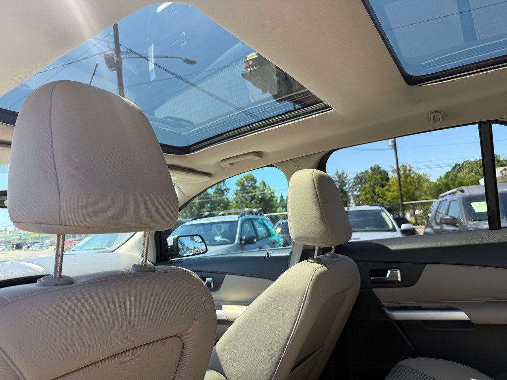2011 Ford Edge Image 11