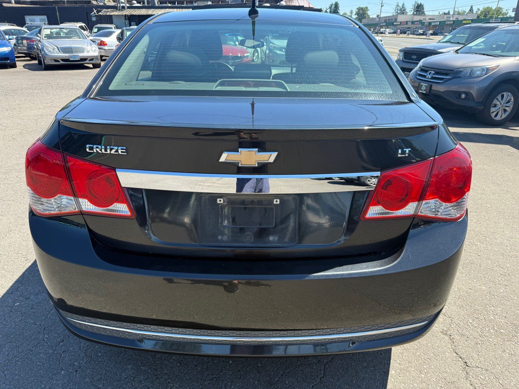 2011 Chevrolet Cruze Image 3