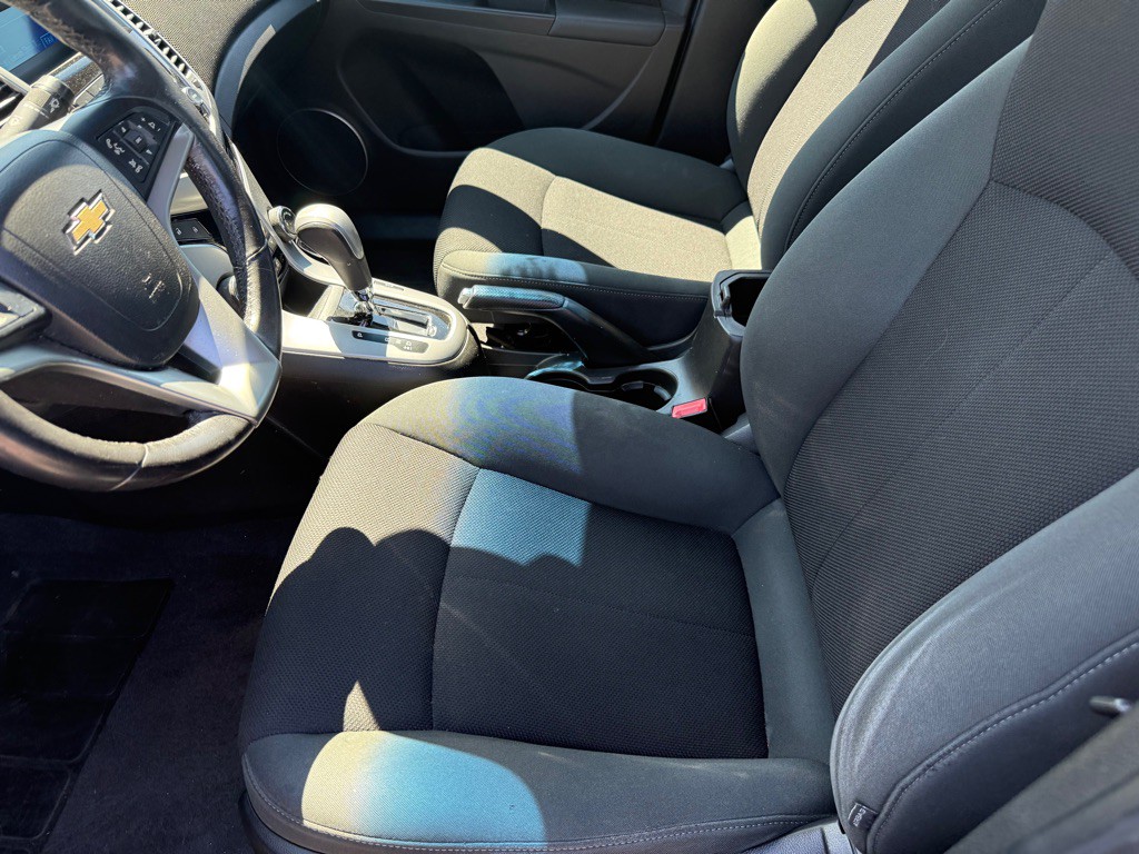 2011 Chevrolet Cruze Image 7