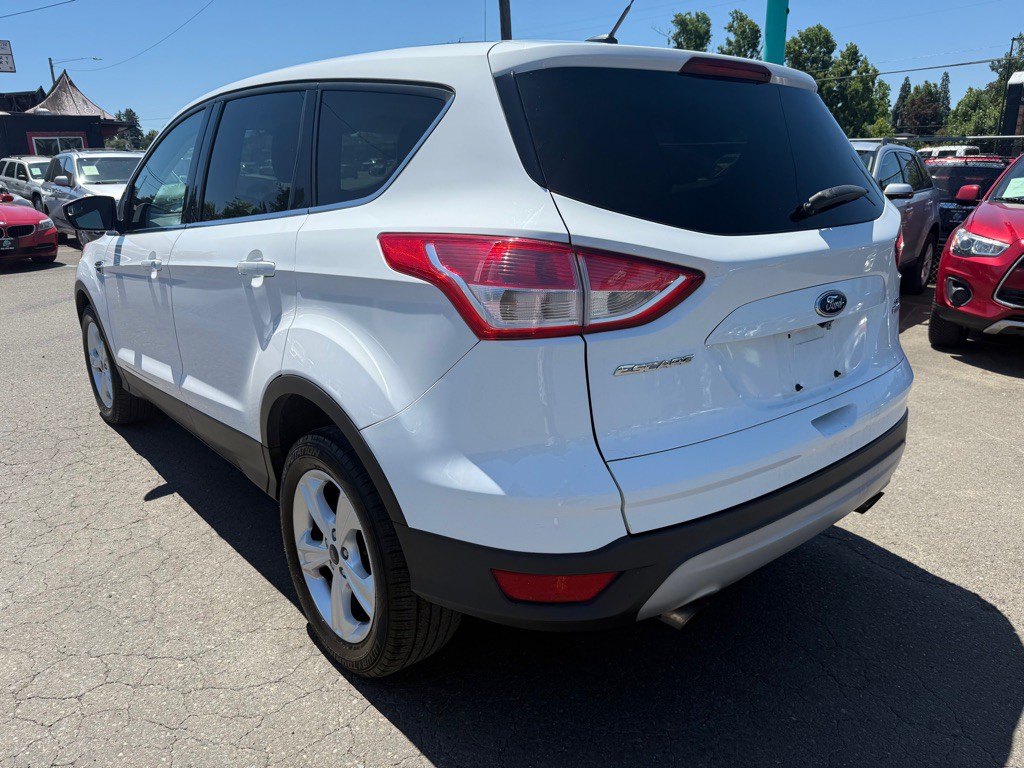 2016 Ford Escape Image 2