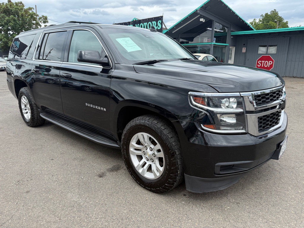 2017 Chevrolet Suburban Image 4