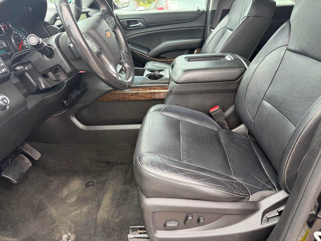 2017 Chevrolet Suburban Image 6