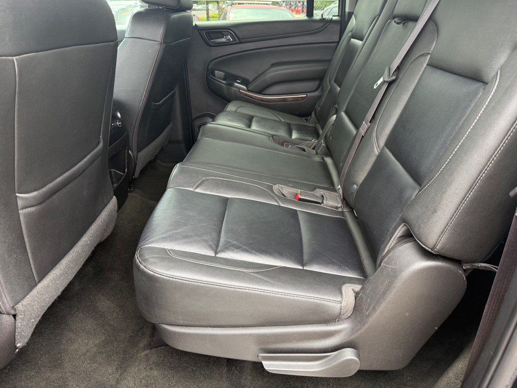 2017 Chevrolet Suburban Image 7