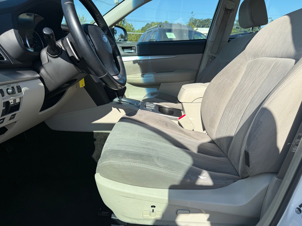 2014 Subaru Legacy Image 7