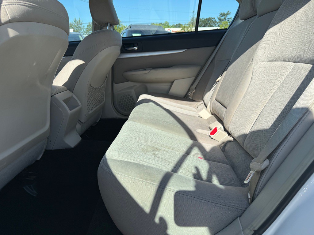 2014 Subaru Legacy Image 8
