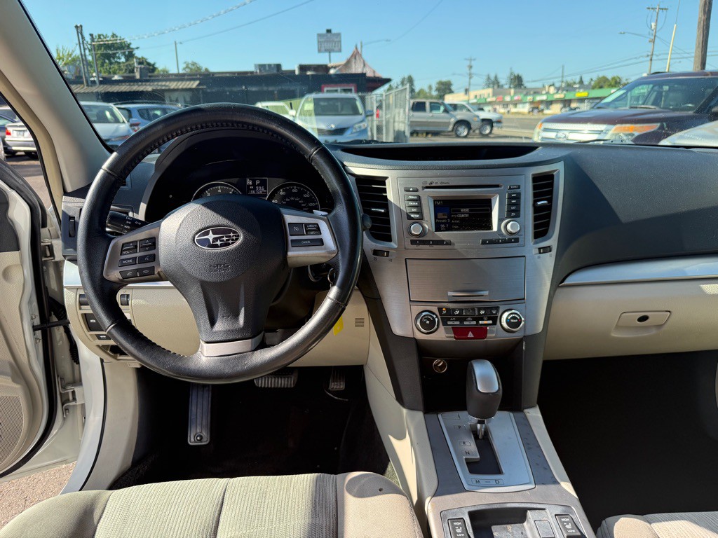 2014 Subaru Legacy Image 9