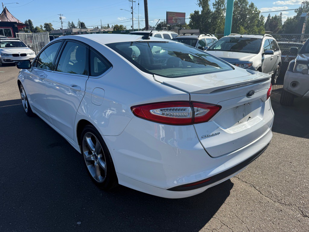 2015 Ford Fusion Image 2