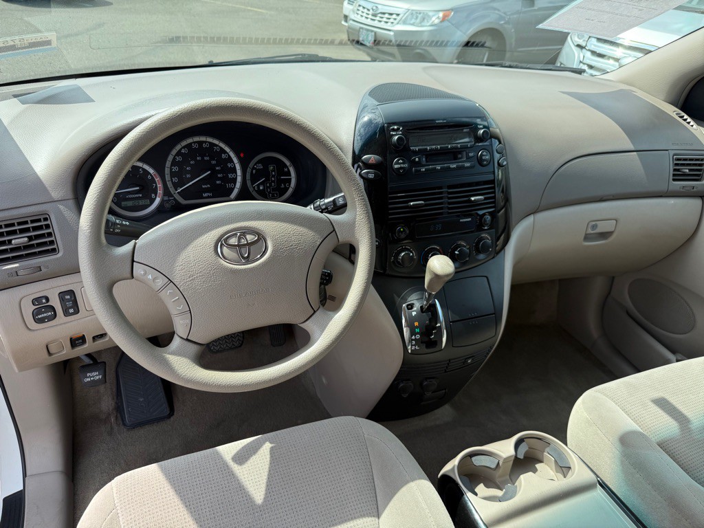 2005 Toyota Sienna Image 10