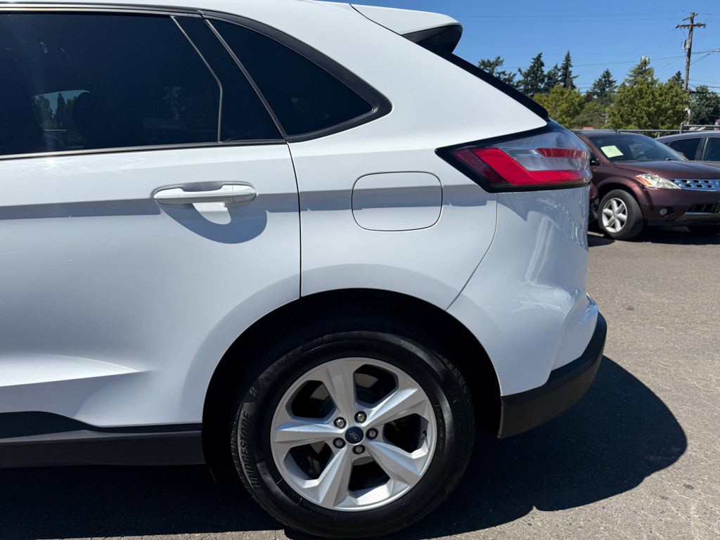 2019 Ford Edge Image 3