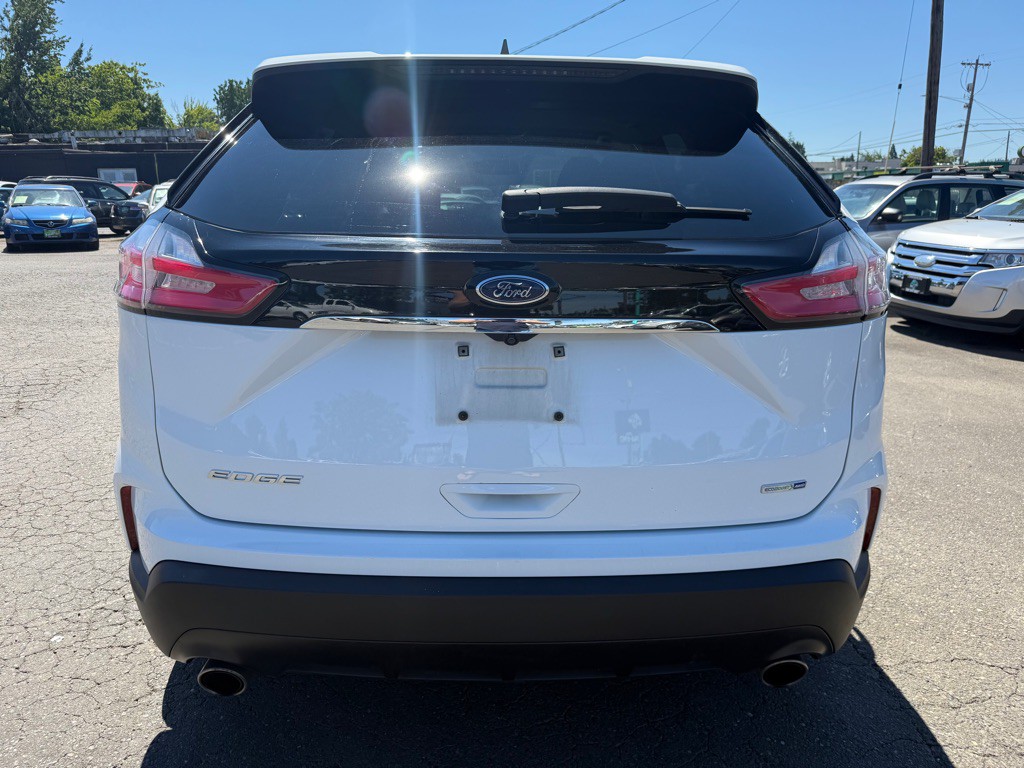2019 Ford Edge Image 5