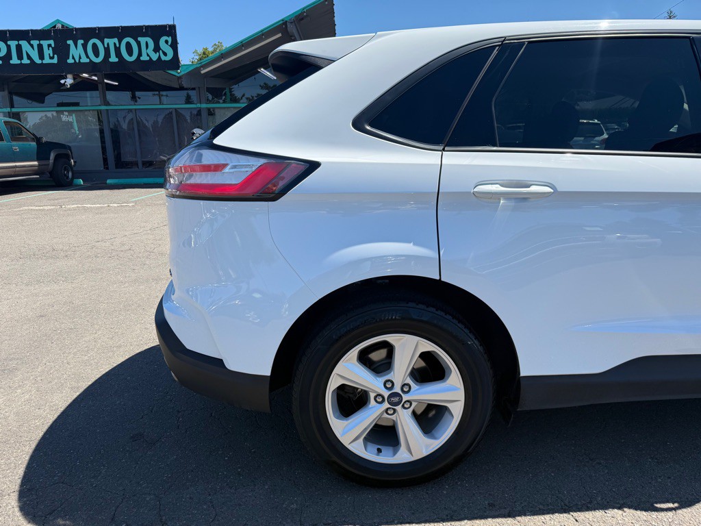 2019 Ford Edge Image 7