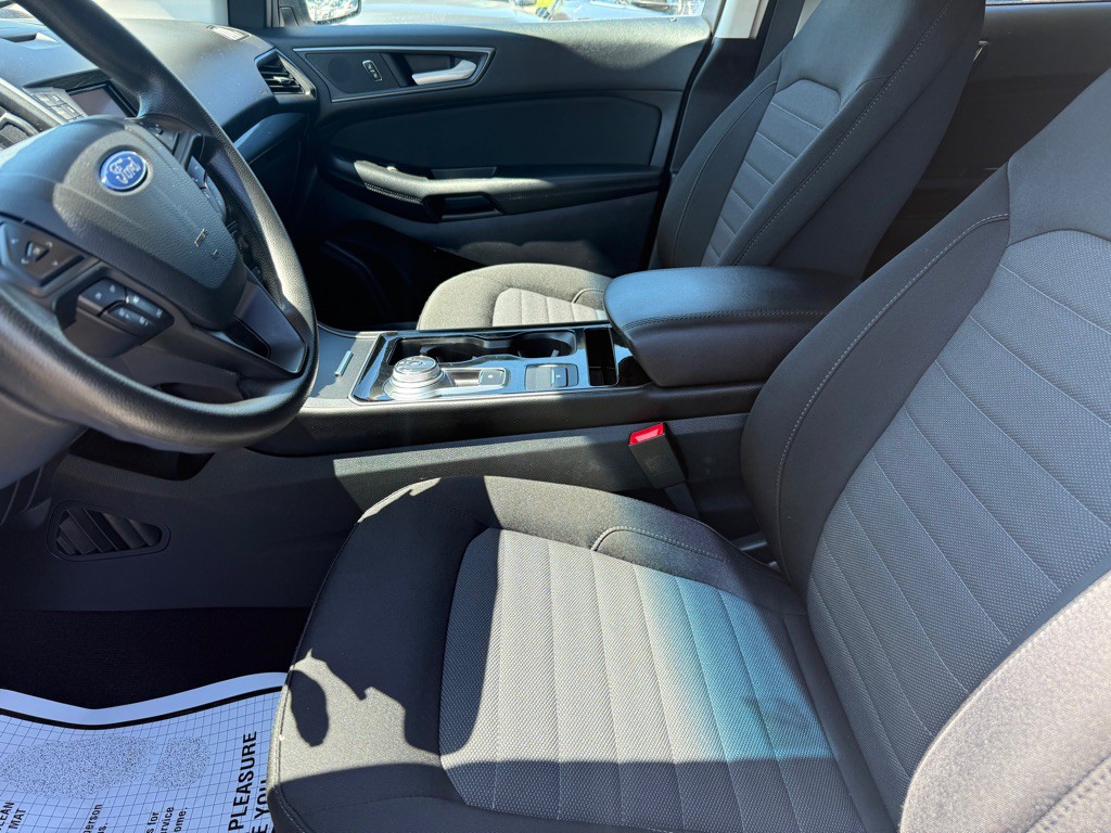 2019 Ford Edge Image 10