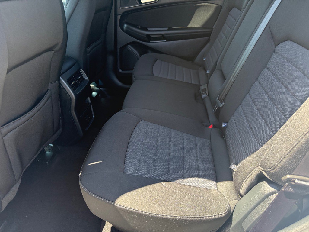 2019 Ford Edge Image 11