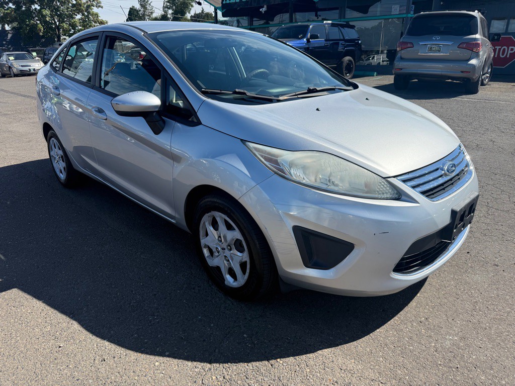 2011 Ford Fiesta Image 4